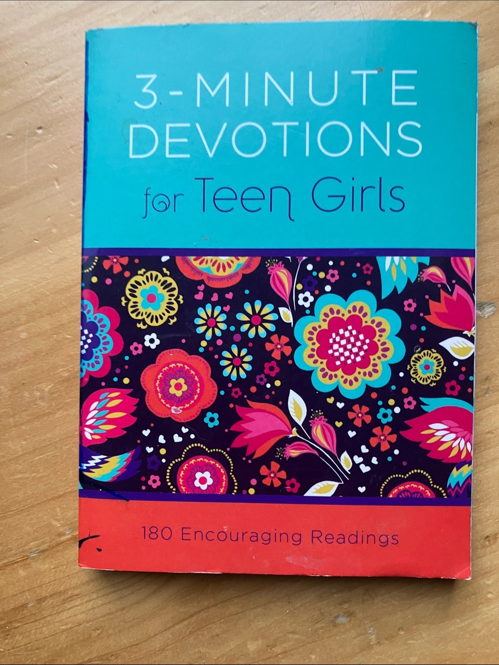 3-Minute Devotions for Teen Girls - Floral Design (Blue/Pink)